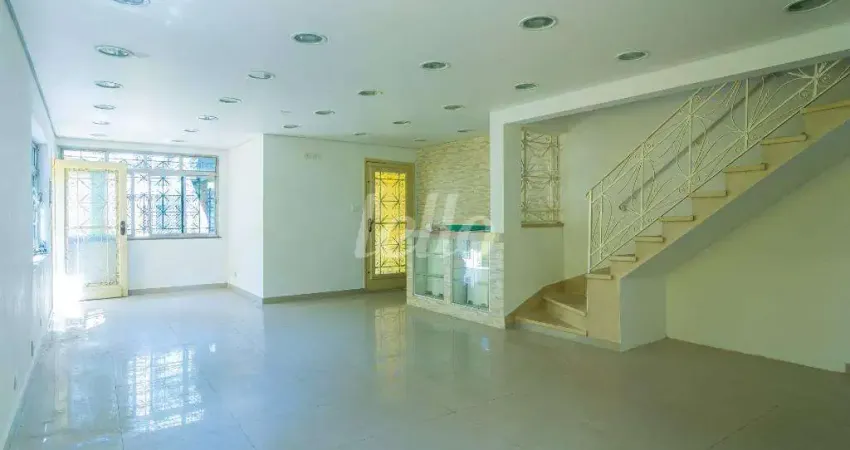 Casa com 3 quartos para alugar na Rua José Antônio Coelho, --, Vila Mariana, São Paulo