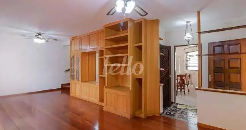 Casa com 3 quartos para alugar na Rua Izar, --, Bosque da Saúde, São Paulo