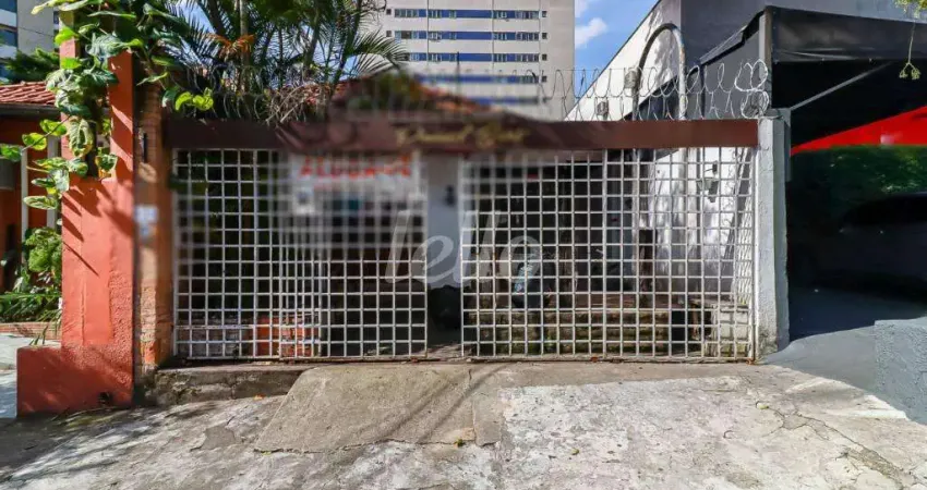 Casa comercial com 3 salas para alugar na Avenida Moema, --, Planalto Paulista, São Paulo
