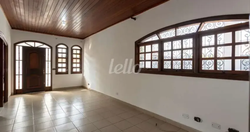 Casa com 2 quartos para alugar na Rua Cornélio Serafim, --, Jardim Yara, São Paulo