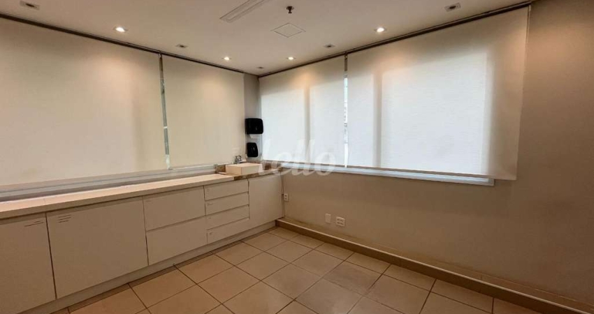 Sala comercial com 3 salas para alugar na Rua Barata Ribeiro, --, Bela Vista, São Paulo