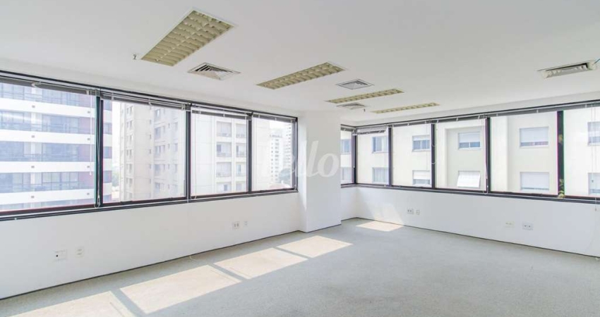 Sala comercial com 8 salas para alugar na Rua Álvaro Rodrigues, --, Vila Cordeiro, São Paulo