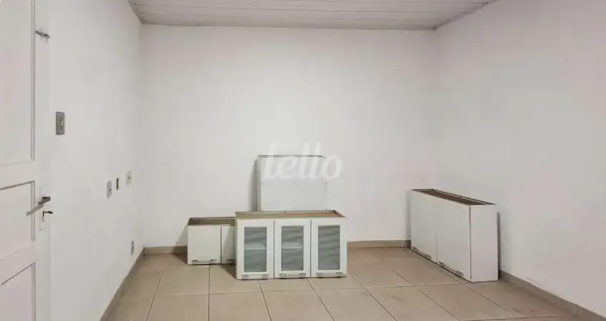 Casa com 3 quartos para alugar na Rua Odair Medeiros, --, Vila Sabrina, São Paulo