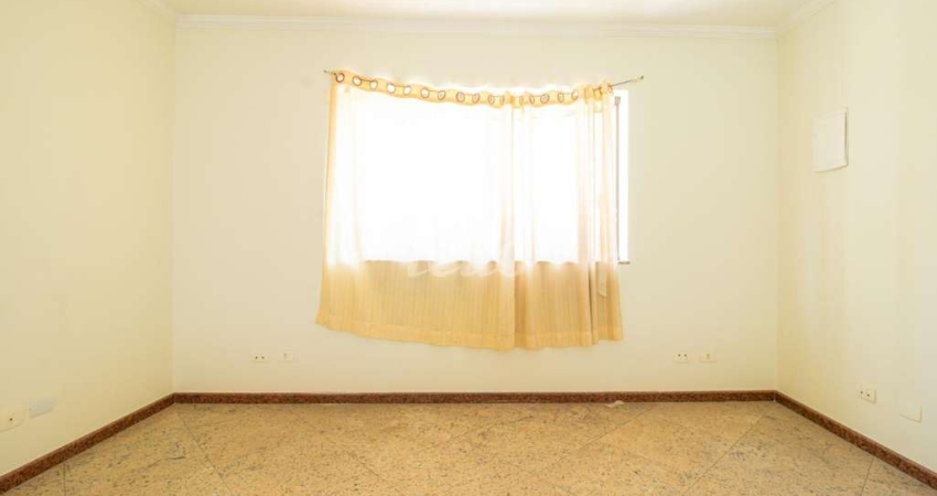 Casa comercial com 3 salas para alugar na Rua das Rosas, --, Mirandópolis, São Paulo