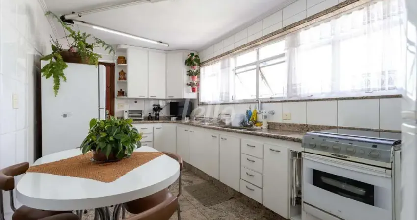 Apartamento com 3 quartos para alugar na Rua Antônio Pereira de Sousa, --, Santana, São Paulo