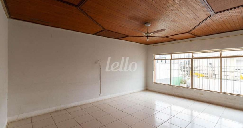 Casa com 3 quartos para alugar na Rua República do Togo, --, Jardim Peri Peri, São Paulo