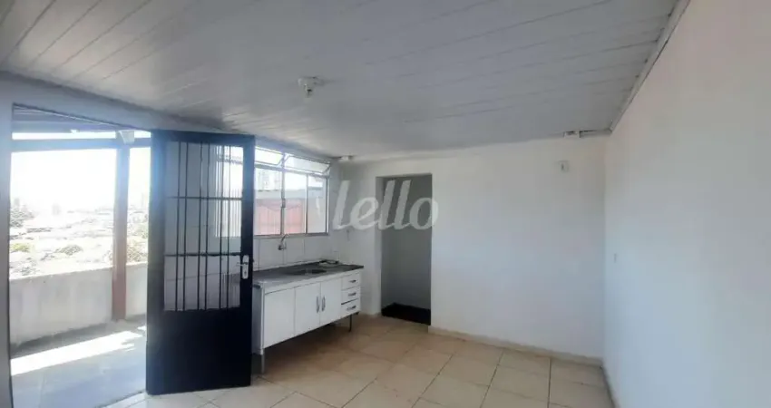 Casa com 2 quartos para alugar na Rua Ronaldo de Morais, --, Santa Teresinha, São Paulo