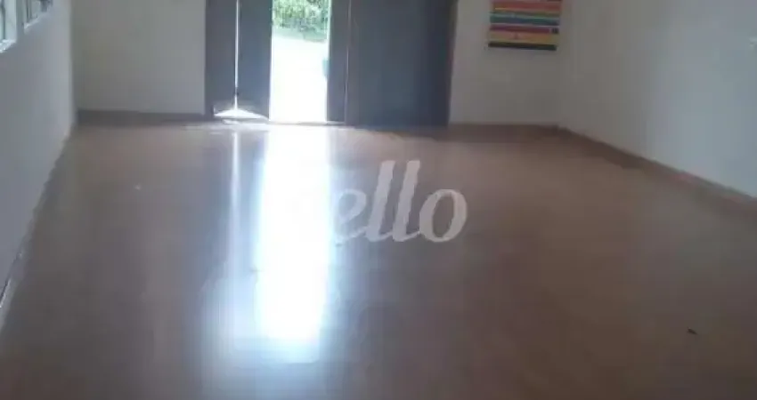 Casa comercial com 1 sala para alugar na Rua Jaboticabal, --, Vila Bertioga, São Paulo