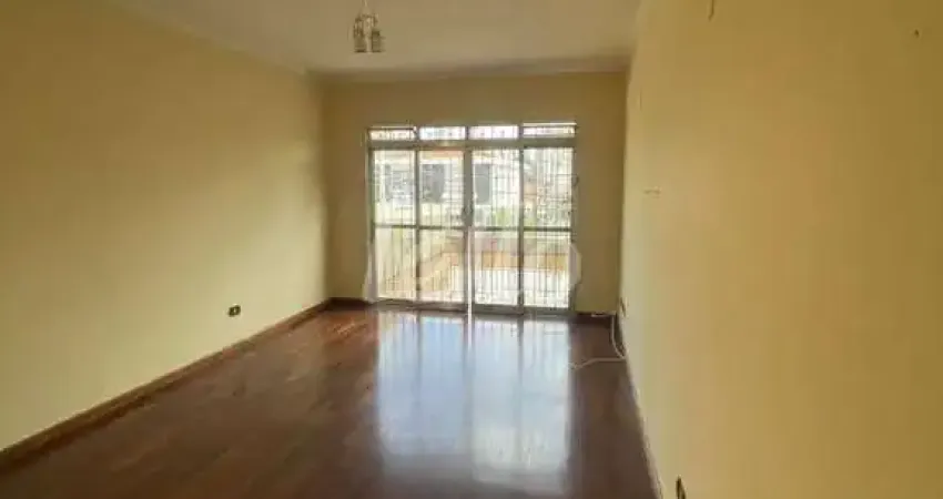 Casa com 3 quartos para alugar na Rua Viaza, --, Jardim Aeroporto, São Paulo