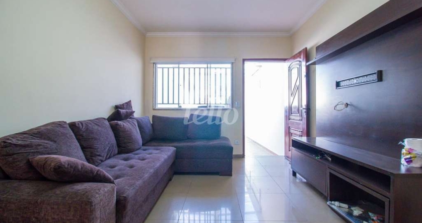 Casa com 3 quartos para alugar na Rua Doutor Fontes de Rezende, --, Vila Dalila, São Paulo
