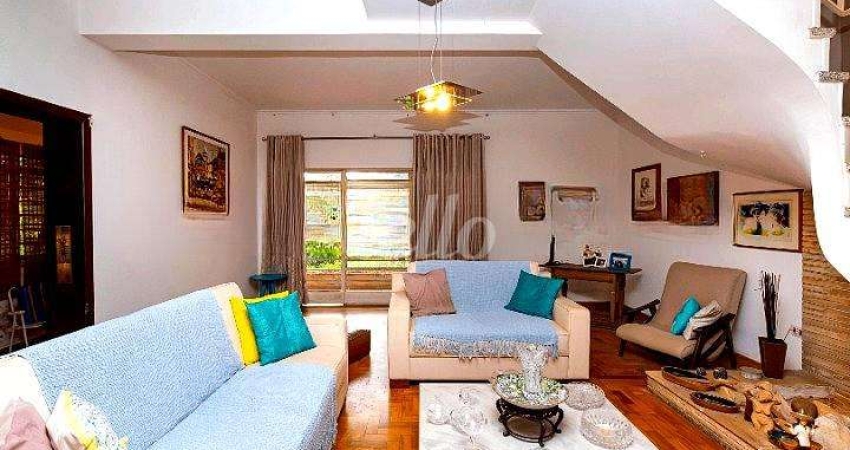 Casa comercial com 3 salas para alugar na Rua Chiquinha Rodrigues, --, Caxingui, São Paulo