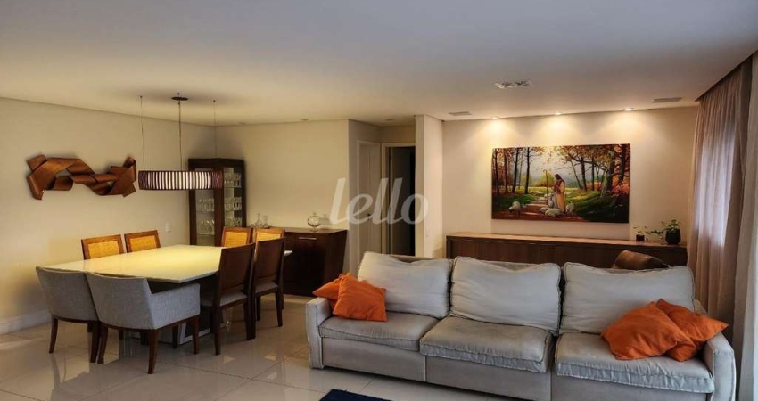 Apartamento com 3 quartos para alugar na Rua Morais de Barros, --, Campo Belo, São Paulo