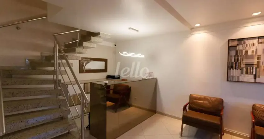 Casa comercial com 9 salas para alugar na Rua Pio XI, --, Alto de Pinheiros, São Paulo
