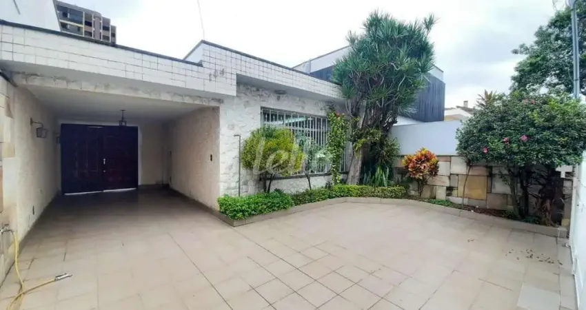 Casa comercial com 4 salas para alugar na Rua Heliodora, --, Santana, São Paulo