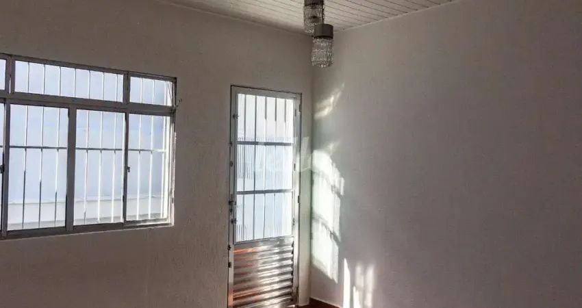 Casa com 3 quartos para alugar na Rua Catapu, --, Vila Santa Clara, São Paulo