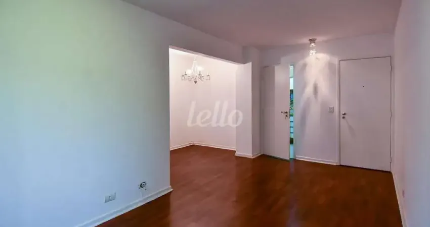 Apartamento com 3 quartos para alugar na Rua Assungui, --, Vila Gumercindo, São Paulo