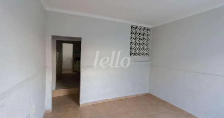 Casa com 2 quartos para alugar na Avenida Guapira, --, Tucuruvi, São Paulo