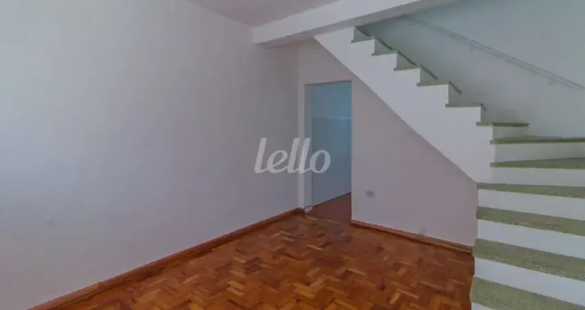 Casa com 2 quartos para alugar na Trv. Doutor Langgaard, --, Vila Nivi, São Paulo