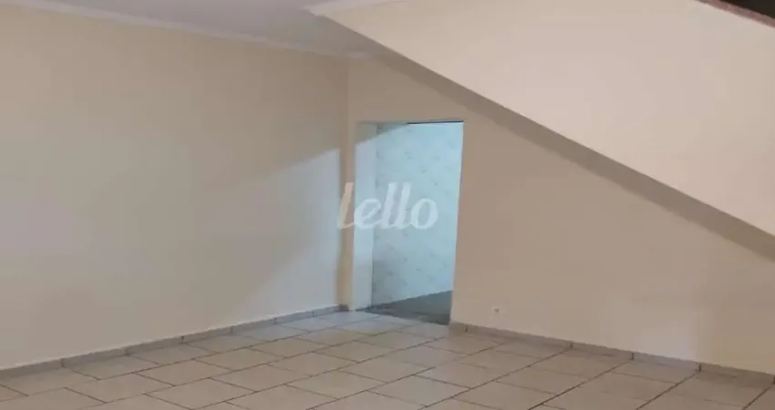 Casa com 2 quartos para alugar na Rua Saioá, --, Vila Firmiano Pinto, São Paulo