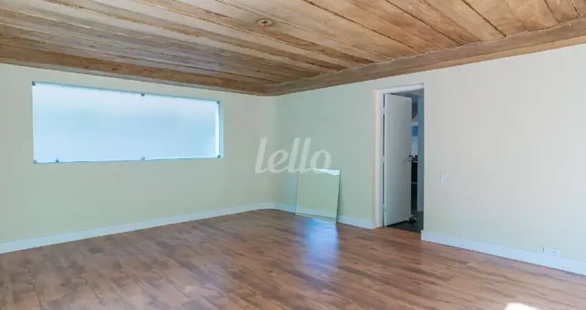 Apartamento com 3 quartos para alugar na Rua Ismael Neri, --, Água Fria, São Paulo
