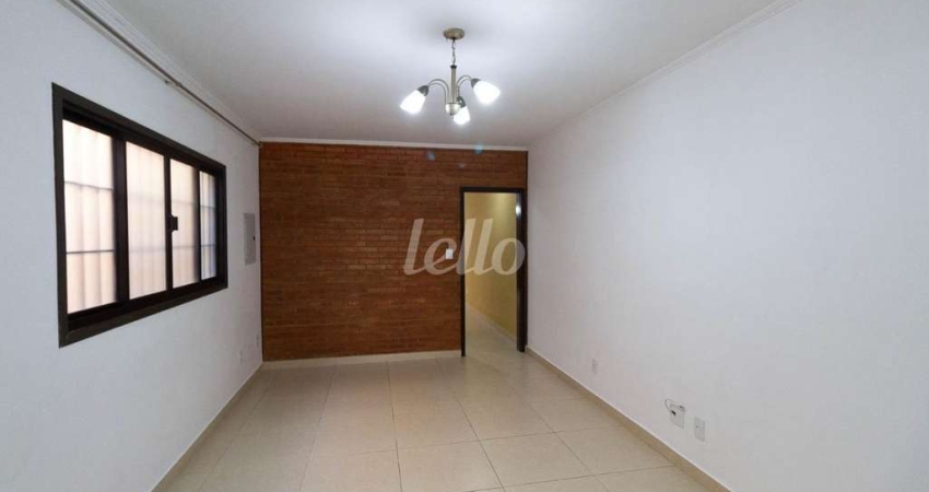 Casa com 3 quartos para alugar na Rua Peres Júnior, --, Vila Vitório Mazzei, São Paulo