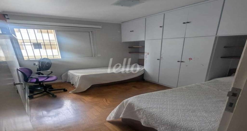 Apartamento com 3 quartos para alugar na Rua Pedrália, --, Vila Gumercindo, São Paulo