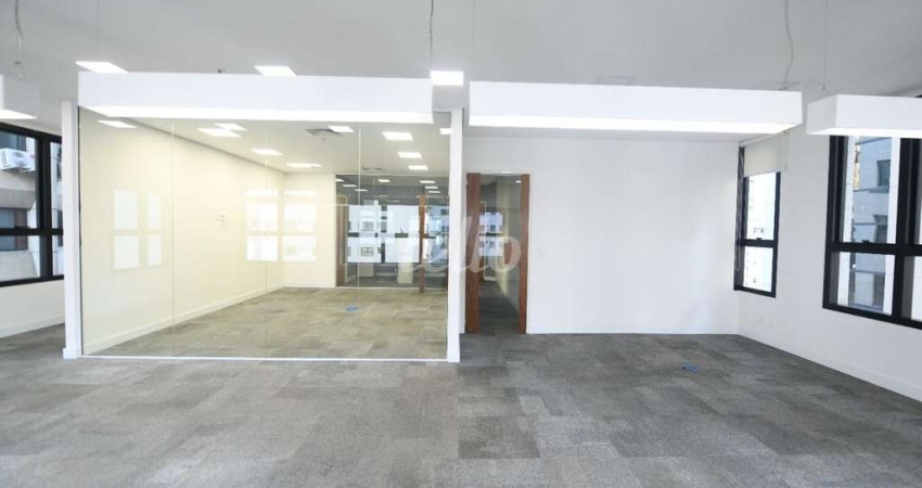 Sala comercial com 1 sala para alugar na Rua Pedroso Alvarenga, --, Itaim Bibi, São Paulo