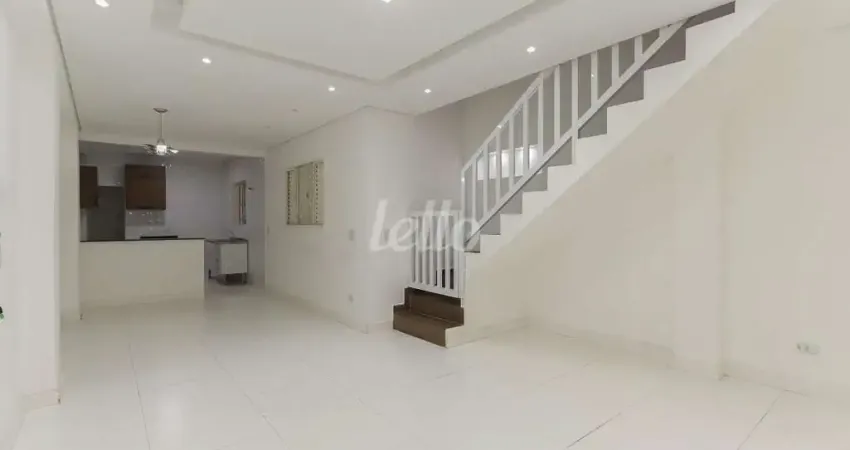Casa com 2 quartos para alugar na Rua Miguel Teles Júnior, --, Cambuci, São Paulo