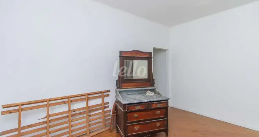 Casa com 2 quartos para alugar na Rua Guapiaçu, --, Vila Clementino, São Paulo