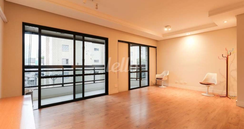 Apartamento com 3 quartos para alugar na Avenida Portugal, --, Brooklin Paulista, São Paulo