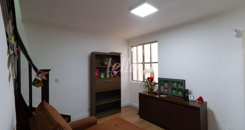 Casa comercial com 1 sala para alugar na Rua Galvão Bueno, --, Liberdade, São Paulo