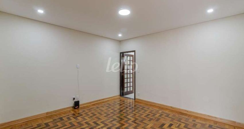 Casa comercial com 1 sala para alugar na Rua Síria, --, Parque São Jorge, São Paulo
