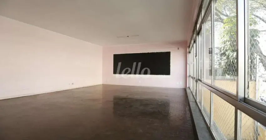 Casa comercial com 13 salas para alugar na Rua Comandante Taylor, --, Ipiranga, São Paulo