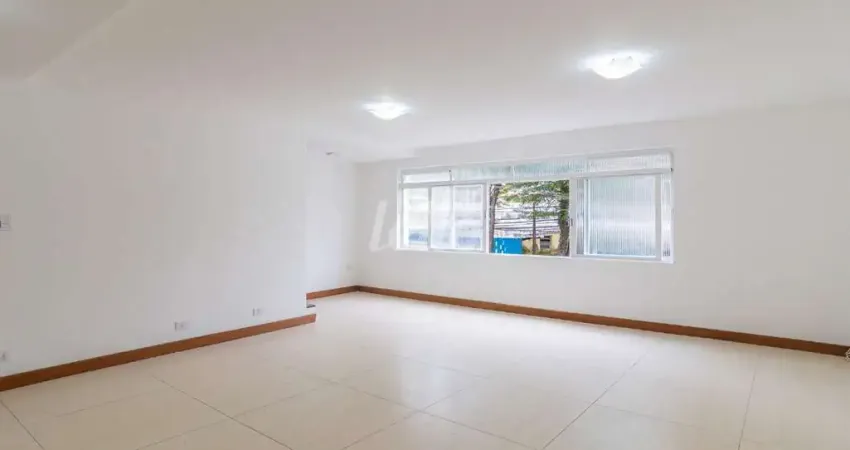 Casa com 3 quartos para alugar na Rua Queimada Grande, --, Vila Romana, São Paulo