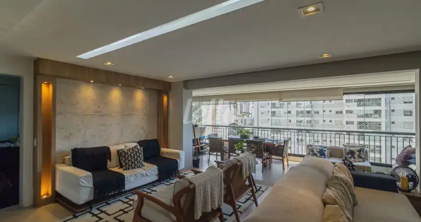 Apartamento com 4 quartos para alugar na Rua Muniz de Sousa, --, Aclimação, São Paulo