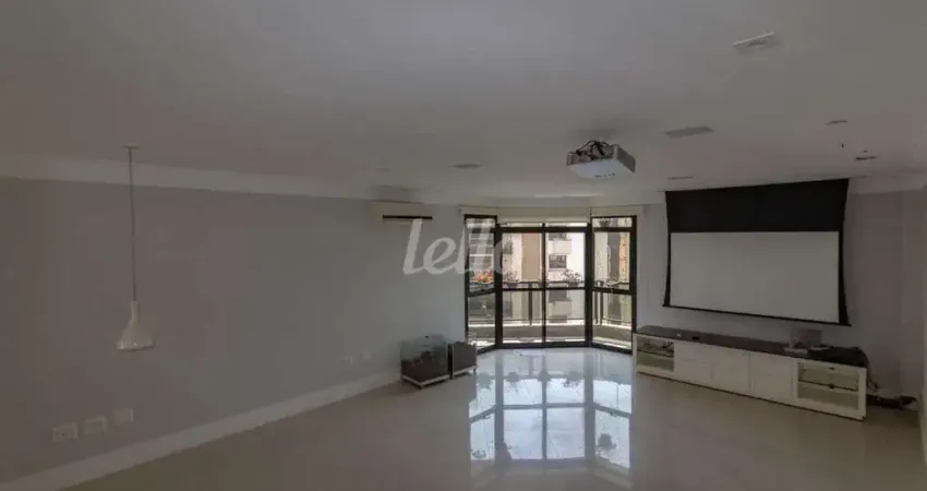 Apartamento com 3 quartos para alugar na Rua Itapeti, --, Vila Gomes Cardim, São Paulo