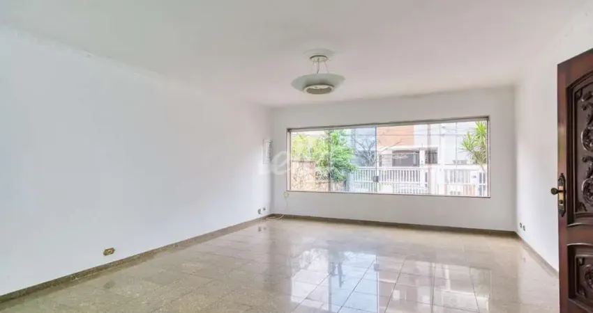 Casa com 3 quartos para alugar na Alameda Rainha Santa, --, Vila Carrão, São Paulo