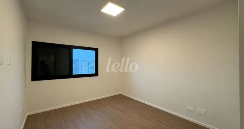 Apartamento com 3 quartos para alugar na Rua Tuim, --, Vila Uberabinha, São Paulo