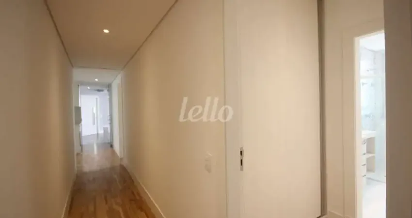 Apartamento com 3 quartos para alugar na Avenida Juriti, --, Vila Uberabinha, São Paulo