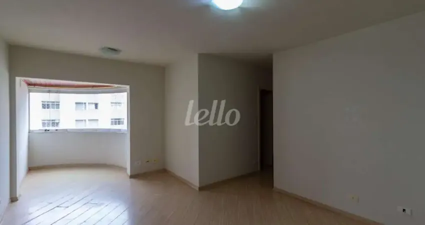 Apartamento com 3 quartos para alugar na Rua Natal, --, Vila Bertioga, São Paulo