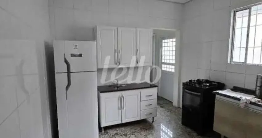 Casa com 2 quartos para alugar na Rua Major Basílio, --, Vila Bertioga, São Paulo
