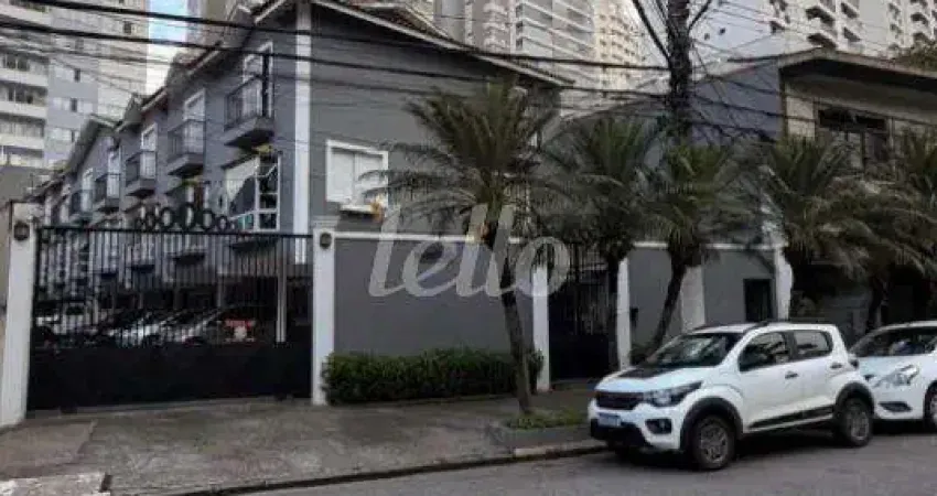 Casa em condomínio fechado com 3 quartos para alugar na Rua Araribóia, --, Mooca, São Paulo
