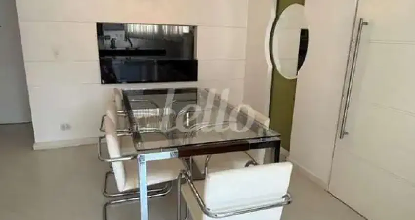 Apartamento com 3 quartos para alugar na Rua Carlos Sampaio, --, Bela Vista, São Paulo