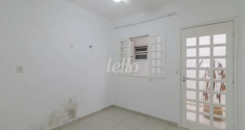 Sala comercial com 1 sala para alugar na Rua Natal, --, Vila Bertioga, São Paulo
