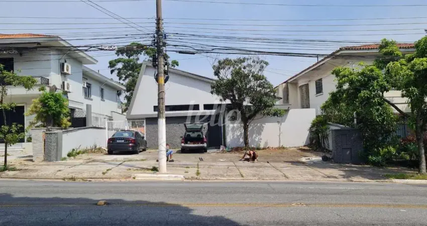 Casa comercial com 8 salas para alugar na Rua Almirante Pereira Guimarães, --, Pacaembu, São Paulo