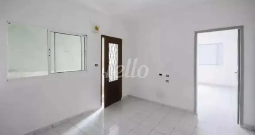 Casa com 2 quartos para alugar na Rua Dario Sesmilo, --, Planalto, São Bernardo do Campo