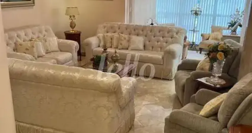 Apartamento com 3 quartos para alugar na Rua Almaden, --, Vila Andrade, São Paulo