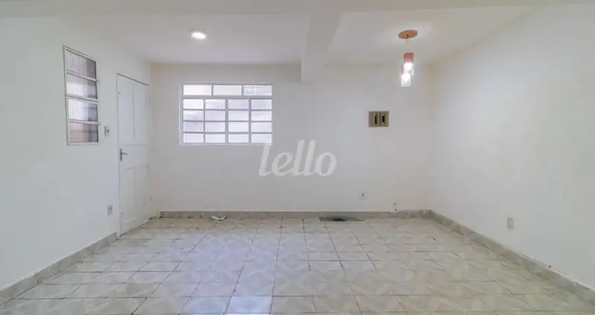 Casa com 2 quartos para alugar na Rua Itambacuri, --, Jardim Oriental, São Paulo