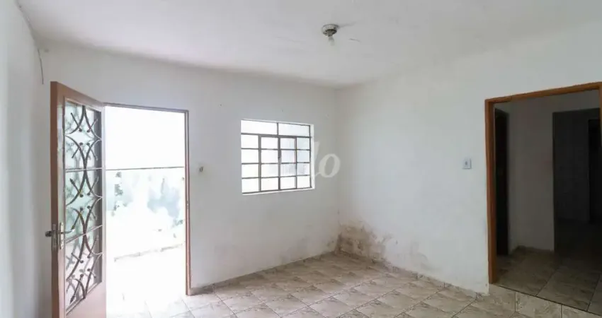Casa com 2 quartos para alugar na Rua dos Medinas, --, Vila Margarida, São Paulo
