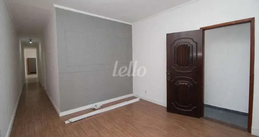 Casa com 3 quartos para alugar na Rua Barão do Pirai, --, Vila Lucia, São Paulo